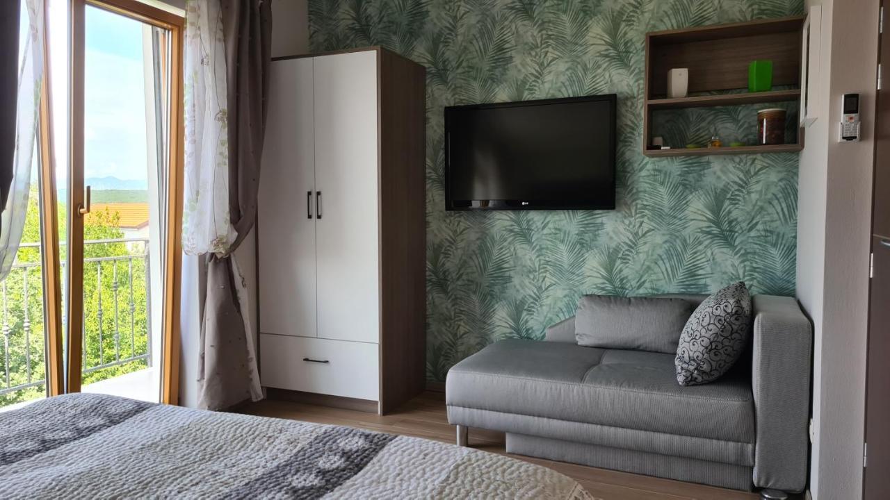 Villa Amalia Apartments Malinska Eksteriør billede