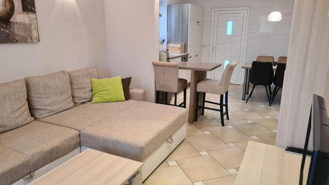 Villa Amalia Apartments Malinska Eksteriør billede